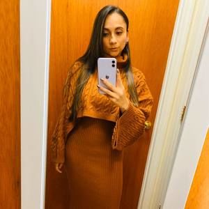 Meet your Posher, Lina m